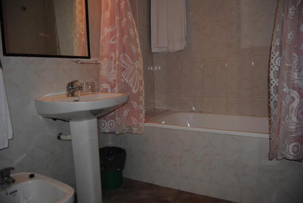 Hotel Casa Modesto El Pont de Suert Pokoj fotografie